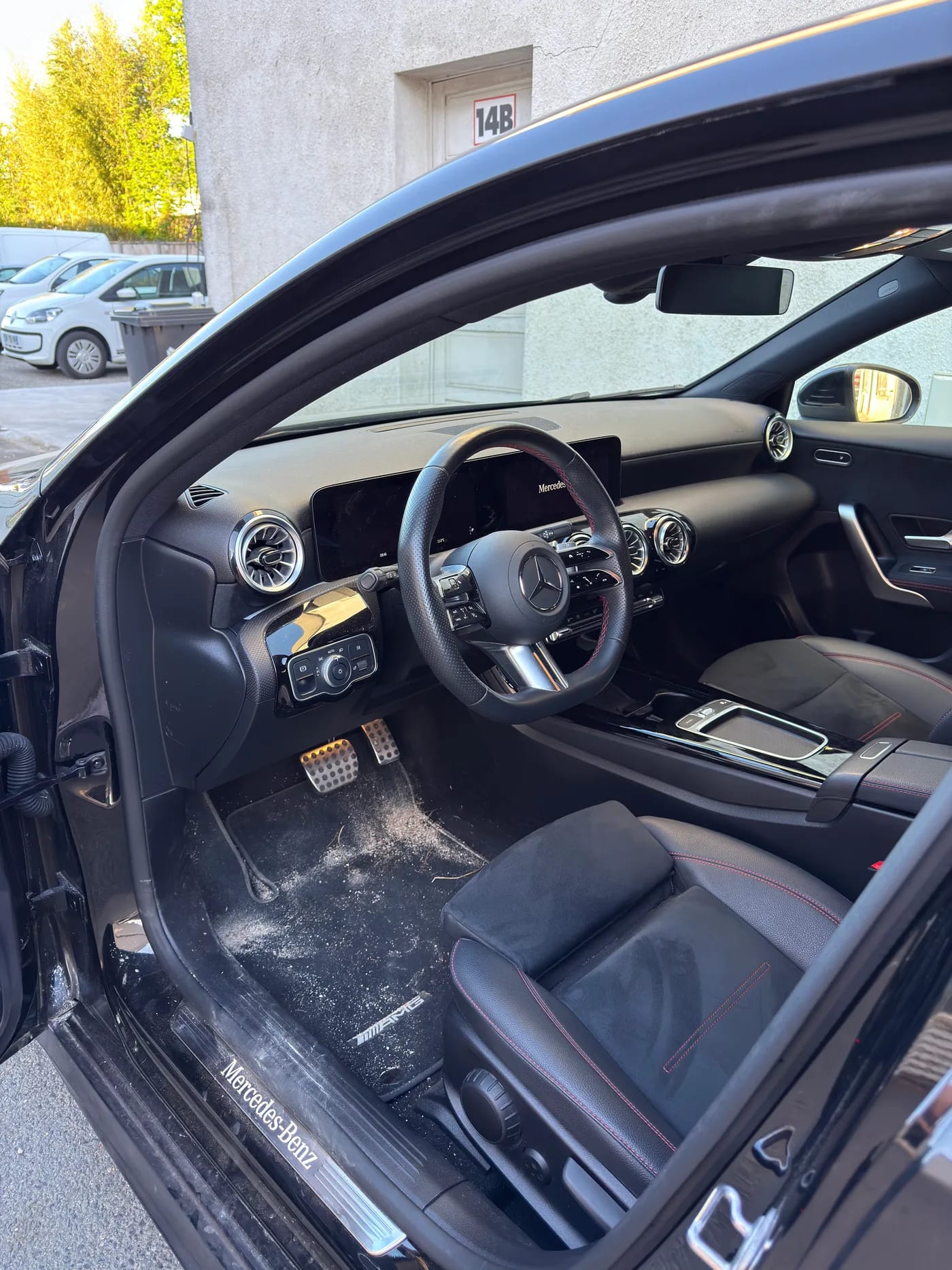 Habitacle Mercedes AMG apres nettoyage complet chez Initial Detailing