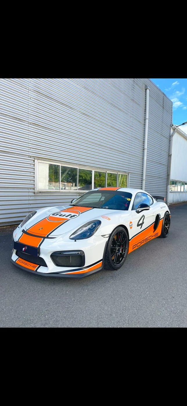 Porsche Cayman — Livree Gulf · detailing complet — Initial Detailing, atelier de Sadirac près de Bordeaux