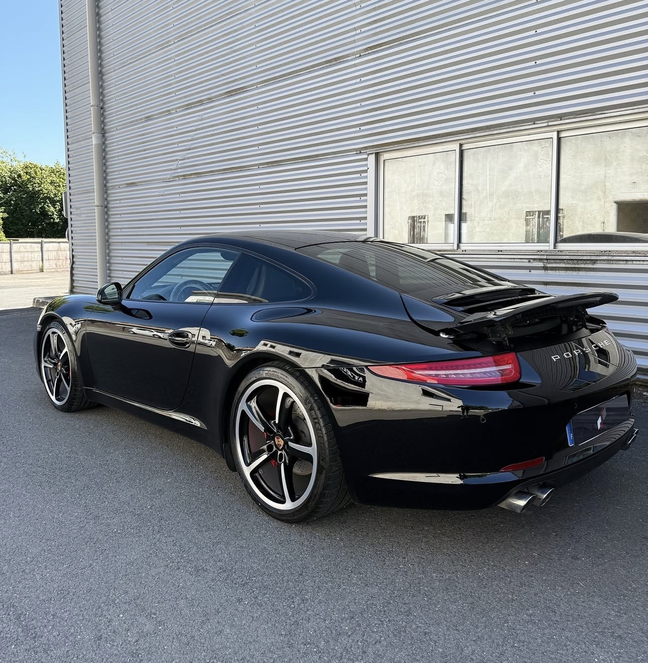 Pose de céramique et nettoyage complet sur Porsche Carrera S à Sadirac Bordeaux