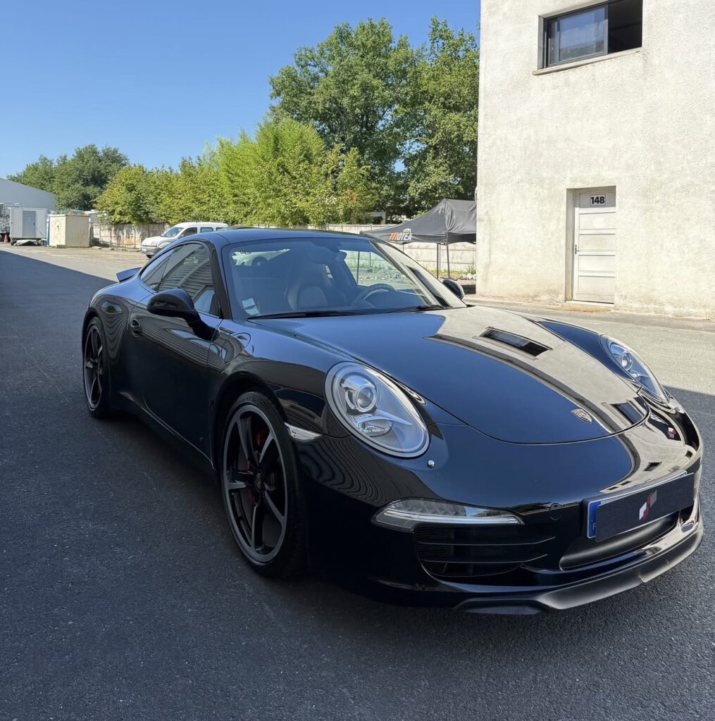 Pose de céramique et nettoyage complet sur Porsche Carrera S à Sadirac Bordeaux