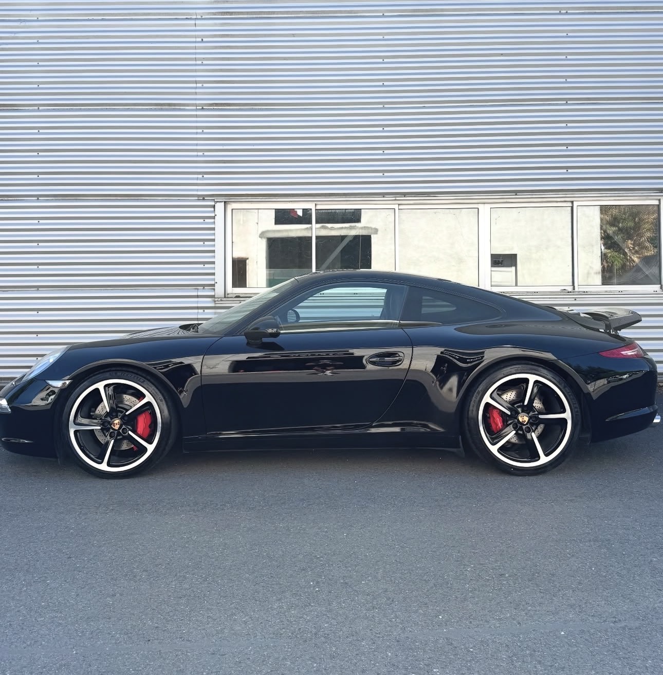 Pose de céramique et nettoyage complet sur Porsche Carrera S à Sadirac Bordeaux